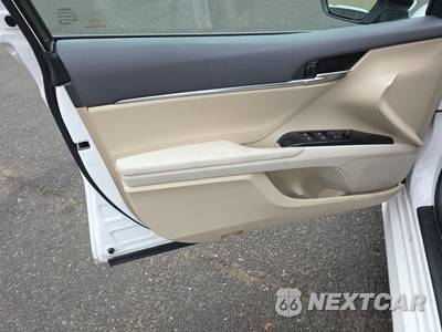 2018 Toyota Camry LE - zdjęcie 9 z 29 - miniatura