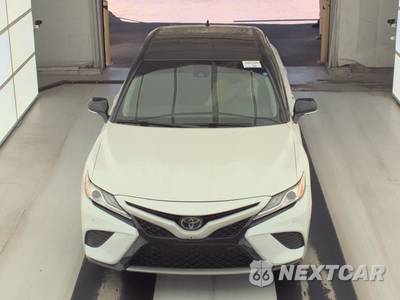 2020 Toyota Camry XSE - zdjęcie 2 z 19 - miniatura