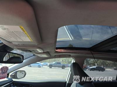 2020 Toyota Camry XSE - zdjęcie 17 z 19 - miniatura