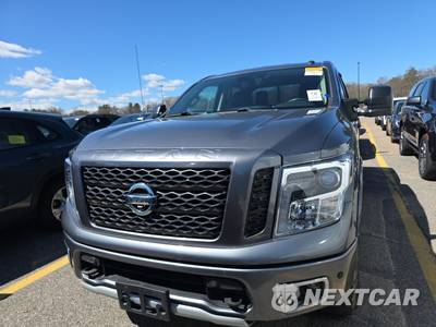 2018 Nissan TITAN PRO-4X Crew Cab Short Bed - zdjęcie 2 z 24 - miniatura