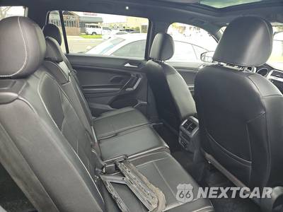 2021 Volkswagen Tiguan SE R-Line Black - zdjęcie 14 z 37 - miniatura