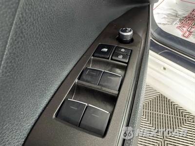 2024 Toyota Camry XLE - zdjęcie 40 z 47 - miniatura