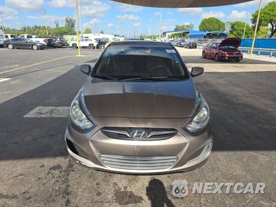 2014 Hyundai Accent GS Hatchback - zdjęcie 2 z 36 - miniatura
