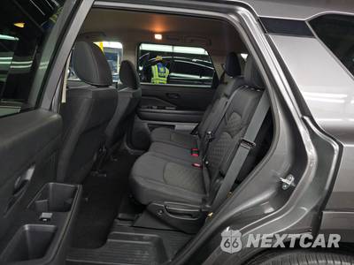 2024 Nissan Pathfinder S - zdjęcie 13 z 27 - miniatura
