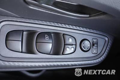 2025 Nissan Versa S - zdjęcie 35 z 41 - miniatura