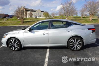 2020 Nissan Altima SR - zdjęcie 8 z 44 - miniatura