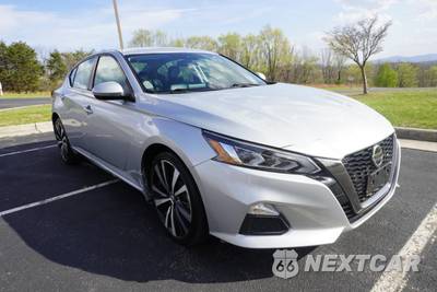 2020 Nissan Altima SR - zdjęcie 3 z 44 - miniatura