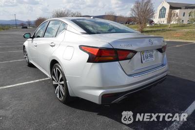 2020 Nissan Altima SR - zdjęcie 10 z 44 - miniatura