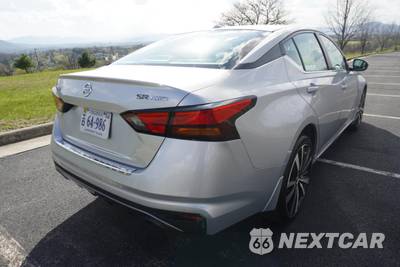 2020 Nissan Altima SR - zdjęcie 12 z 44 - miniatura