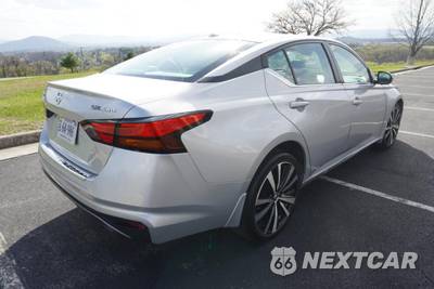 2020 Nissan Altima SR - zdjęcie 13 z 44 - miniatura