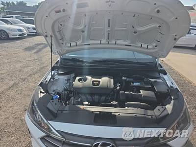 2020 Hyundai Elantra SE Sedan - zdjęcie 18 z 23 - miniatura