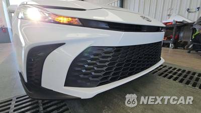 2025 Toyota Camry SE - zdjęcie 19 z 20 - miniatura