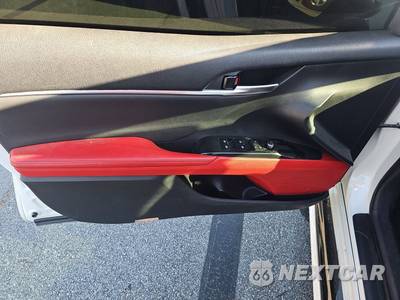 2020 Toyota Camry XSE - zdjęcie 9 z 27 - miniatura