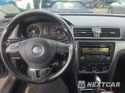 2014 Volkswagen Passat 1.8T Wolfsburg Edition - zdjęcie 11 z 32 - miniatura