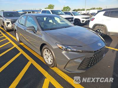 2025 Toyota Camry LE - zdjęcie 3 z 25 - miniatura