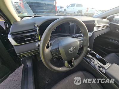 2025 Toyota Camry LE - zdjęcie 11 z 25 - miniatura