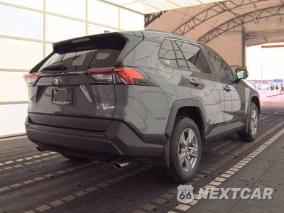 2025 Toyota RAV4 XLE - zdjęcie 4 z 22 - miniatura