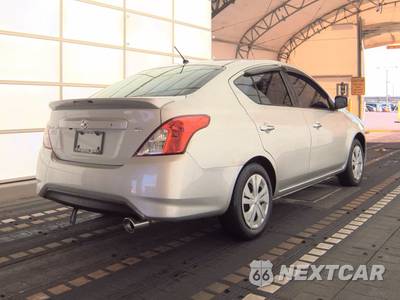 2019 Nissan Versa Sedan SV - zdjęcie 4 z 52 - miniatura