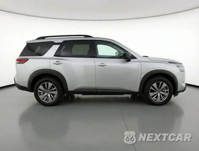 2025 Nissan Pathfinder SV - zdjęcie 8 z 12 - miniatura