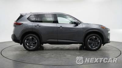 2025 Nissan Rogue SV - zdjęcie 8 z 12 - miniatura