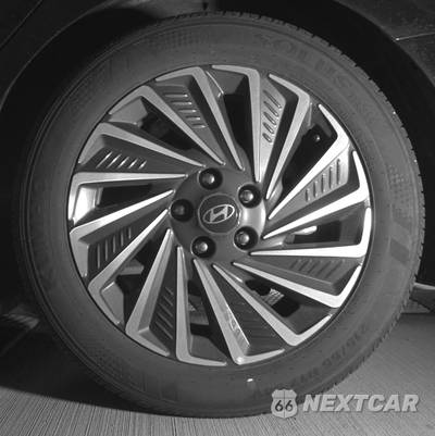 2025 Hyundai Sonata Hybrid SEL - zdjęcie 11 z 12 - miniatura
