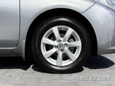 2012 Nissan Versa 1.6 SL Sedan - zdjęcie 6 z 18 - miniatura