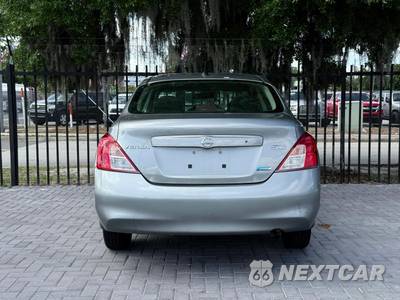2012 Nissan Versa 1.6 SL Sedan - zdjęcie 9 z 18 - miniatura