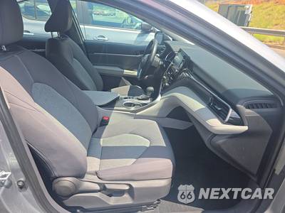 2022 Toyota Camry Hybrid LE - zdjęcie 8 z 24 - miniatura