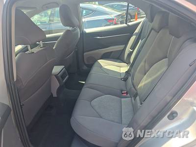 2022 Toyota Camry Hybrid LE - zdjęcie 13 z 24 - miniatura