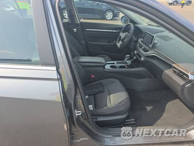 2023 Nissan Altima SV - zdjęcie 8 z 35 - miniatura