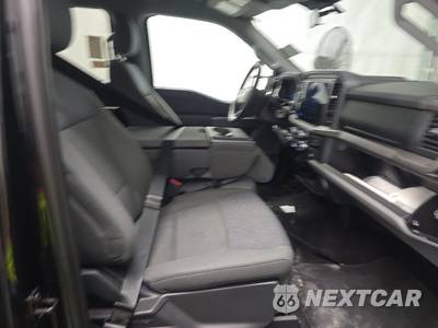 2025 Ford F-150 XLT Crew Cab Short Bed - zdjęcie 8 z 33 - miniatura