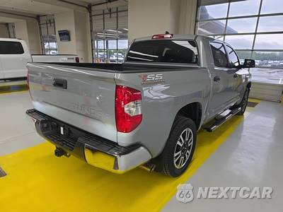 2020 Toyota Tundra SR5 Crew Cab Short Bed - zdjęcie 4 z 16 - miniatura