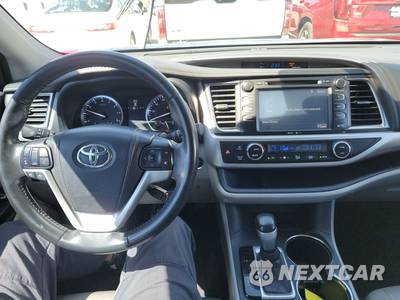 2014 Toyota Highlander XLE - zdjęcie 11 z 17 - miniatura