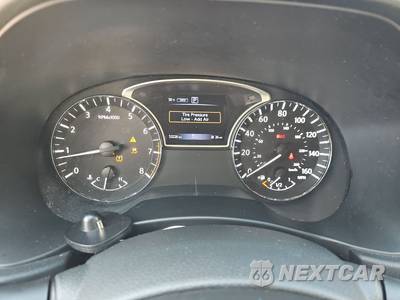 2020 Nissan Pathfinder S - zdjęcie 12 z 25 - miniatura