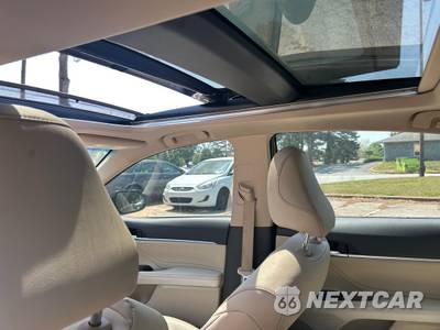 2018 Toyota Camry XLE - zdjęcie 10 z 17 - miniatura