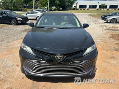 2018 Toyota Camry XLE - zdjęcie 2 z 17 - miniatura