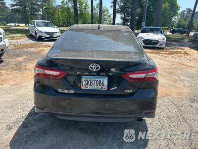 2018 Toyota Camry XLE - zdjęcie 6 z 17 - miniatura