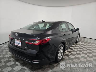 2026 Toyota Camry LE - zdjęcie 4 z 22 - miniatura