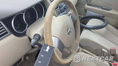 2010 Nissan Versa 1.8 S Hatchback - zdjęcie 5 z 7 - miniatura