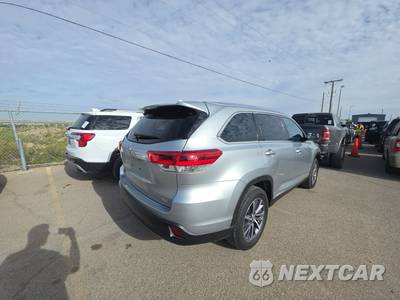2019 Toyota Highlander XLE - zdjęcie 4 z 25 - miniatura