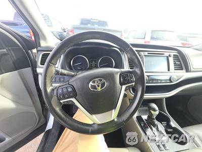 2019 Toyota Highlander XLE - zdjęcie 11 z 25 - miniatura