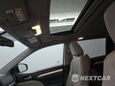 2014 Toyota Highlander XLE - zdjęcie 15 z 33 - miniatura