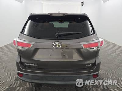 2014 Toyota Highlander XLE - zdjęcie 5 z 33 - miniatura
