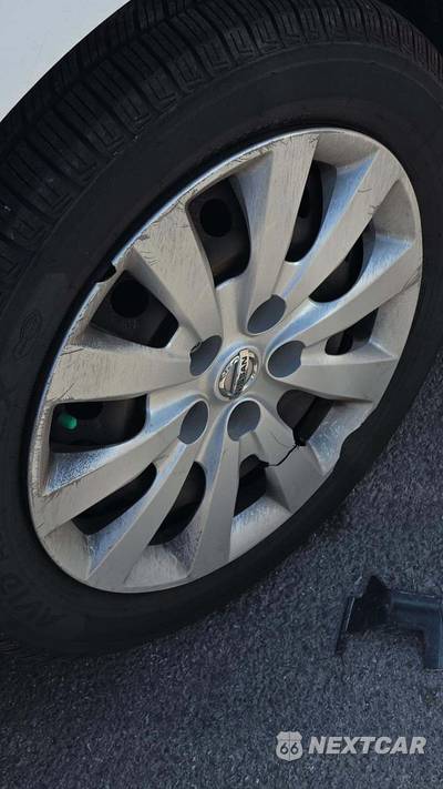 2016 Nissan Sentra SV - zdjęcie 28 z 33 - miniatura