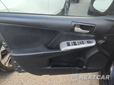 2014 Toyota Camry SE - zdjęcie 9 z 35 - miniatura
