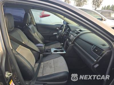 2014 Toyota Camry SE - zdjęcie 8 z 35 - miniatura