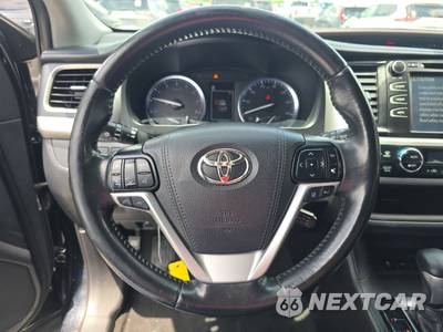 2019 Toyota Highlander XLE - zdjęcie 10 z 28 - miniatura