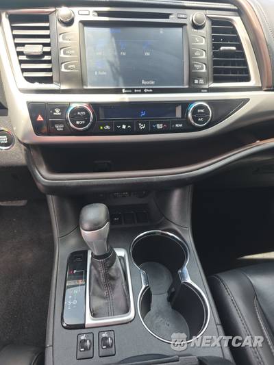 2019 Toyota Highlander XLE - zdjęcie 11 z 28 - miniatura