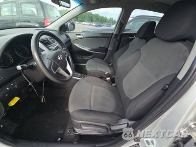 2014 Hyundai Accent GS Hatchback - zdjęcie 7 z 26 - miniatura