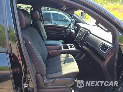 2019 Nissan TITAN SV Crew Cab Short Bed - zdjęcie 8 z 51 - miniatura
